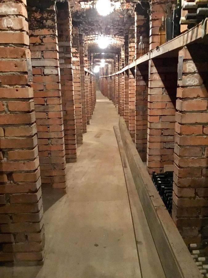 Sklep U Dusana Vracov Exterior foto